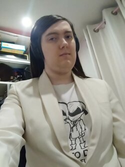 General-EwLRwp2XEAk7dor.jpg