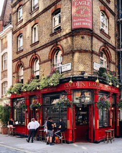 ENGLISH PUB.jpg