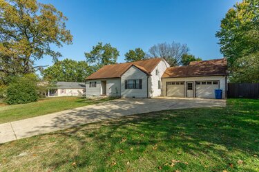 garage_and_neighbor_re_listing.jpg