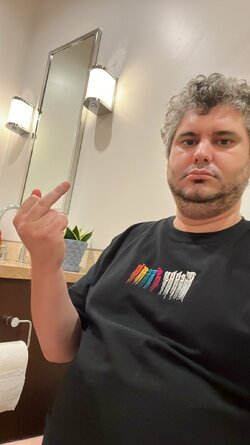 498777842.jpg