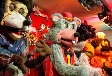 Chuck E Cheese.jpg