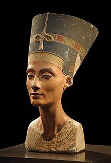225px-Nofretete_Neues_Museum.jpg