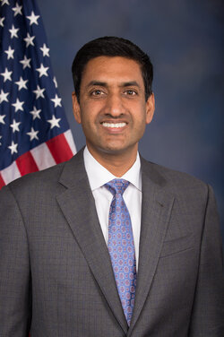 Ro_Khanna,_official_portrait,_115th_Congress.jpg