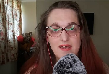 chloeteethasmr.jpg