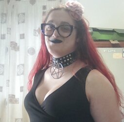chloegoth.jpg
