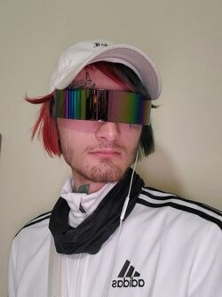 EyoXS-JWYAMo3Bn.jpg