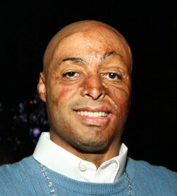 800px-J.R._Martinez.jpg