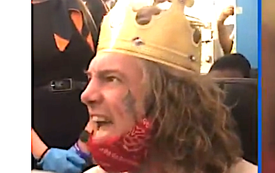 man-wearing-burger-king-crown-yells-n-word-on-jetblue-flight-warning-language.png