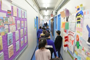 mask-mandate-lifted-new-york-city-schools-736x491.jpg
