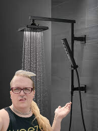 Kevvienotshower.jpg