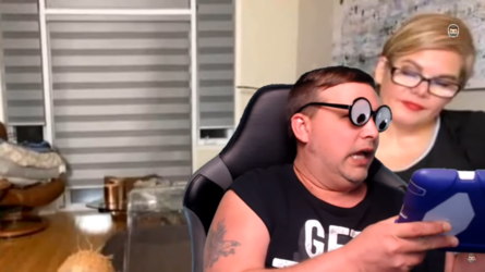 Screenshot_2022-08-20 Live Reaction To Nader Elshamy - My Way(67).png