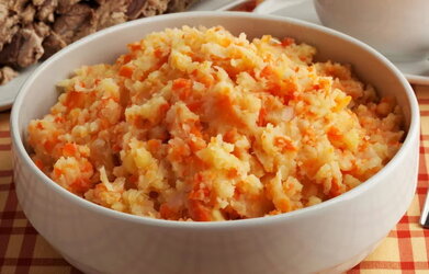 Typical-Dutch-food-stamppot-in-this-version-called-hutspot.jpg