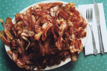 0f07a7040ce7ff0e9d10db58561070c05b-08-bacon.2x.h473.w710.jpg