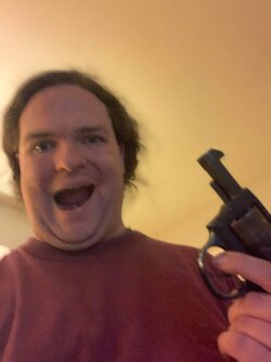 FKA07RLWYAAQw8O.jpg