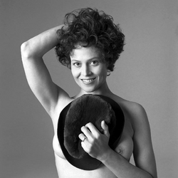 sigourney booba.png