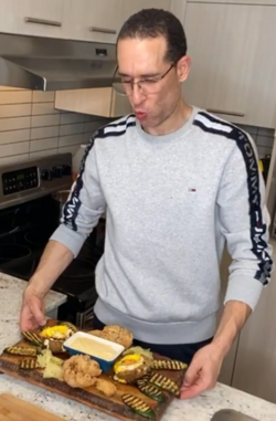 -Screenshot_2022-12-28 I am Starving, let’s whip up something quick 👍😋(46).png