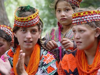 afd3c3cade742470bb7126fb2c2b6b6b--kalash-people-pakistan.jpg