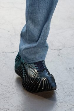 reebok-botter-hp-3d-printed-trainers-paris-fashion-week_dezeen_2364_col_37-852x1278.jpg