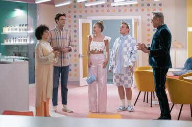 alia-shawkast-john-reynolds-meredith-hagner-john-early-jeff-goldblum-1643039244.jpg