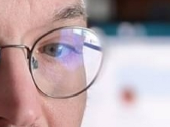 alleged pedophile alleged fake glasses.png