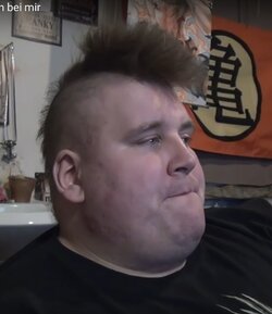 EQCFl4bWoAA2D70.jpg