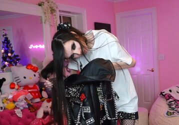 Screenshot_20230303_201444_Twitch.jpg