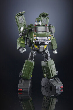 X-Transbots-Bullwark-01.jpg