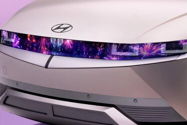 disney-100-2023-ioniq-5-ne-0352-purple-headlights-16-9.jpeg