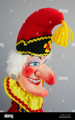 mr-punch-puppet-close-up-E1BT49.jpg