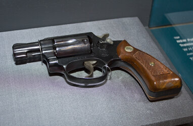 Model_36_38_calibre_Smith_&_Wesson_which_was_issued_to_women_in_the_NSW_Police (1).jpg