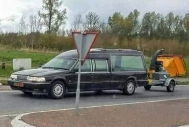 Apparently-theres-a-third-option-between-burial-and-cremation-1682070258103.jpg