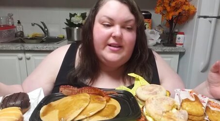 Screenshot_20230430-211607_YouTube.jpg