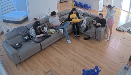 screenshot-www.fishtank.live-2023.05.01-12_21_02.png