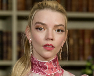 anya-taylor-joy-accent-1621627363-view-0.png