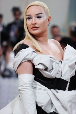 kim-petras-at-2023-met-gala-celebrating-karl-lagerfeld-a-line-of-beauty-in-new-york-05-01-2023-9.jpg