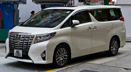 Toyota_Alphard_350_V6_(III)_–_Frontansicht,_2._April_2018,_Hongkong.jpg