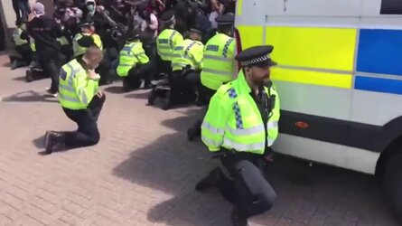 police-knee.jpg