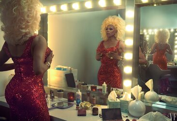 VF0120-RuPaul-opener.jpg