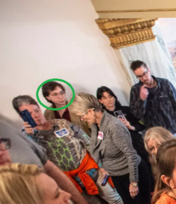 izzygalleryzoom.png
