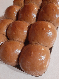 molassesdinnerrolls_2.png