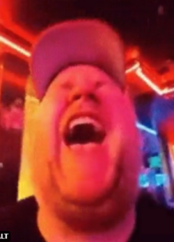 gunt laugh.png
