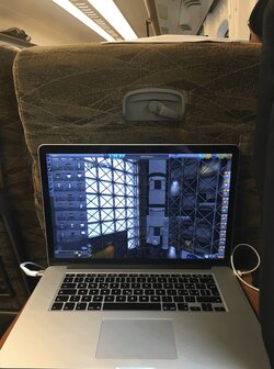 going-320km-h-while-playing-star.jpg