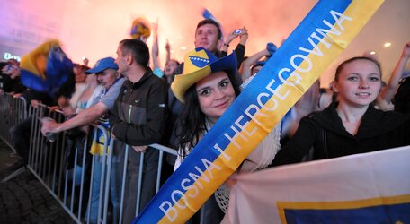 131015231459-bosnia-fans.jpg