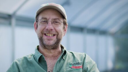 wired_how-this-guy-made-the-world-s-hottest-peppers.jpg