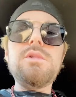 Screenshot_20231011_143202_YouTube.jpg