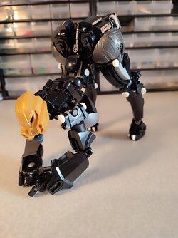 b4c1x2dqnqia1.jpg