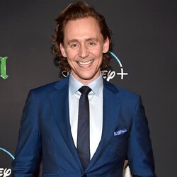 rs_1200x1200-220612100215-1200-tom-hiddleston.ct.jpg