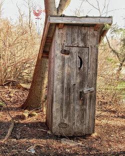 crescent-moon-outhouse-gale-miko.jpg