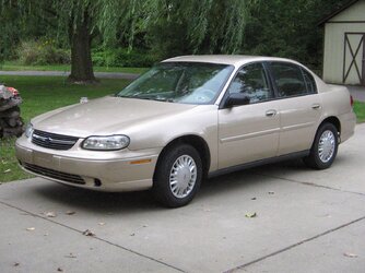 2003_chevrolet_malibu_base-pic-793-1600x1200.jpeg
