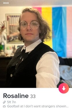 Screenshot_20231123_220800_Tinder.jpg